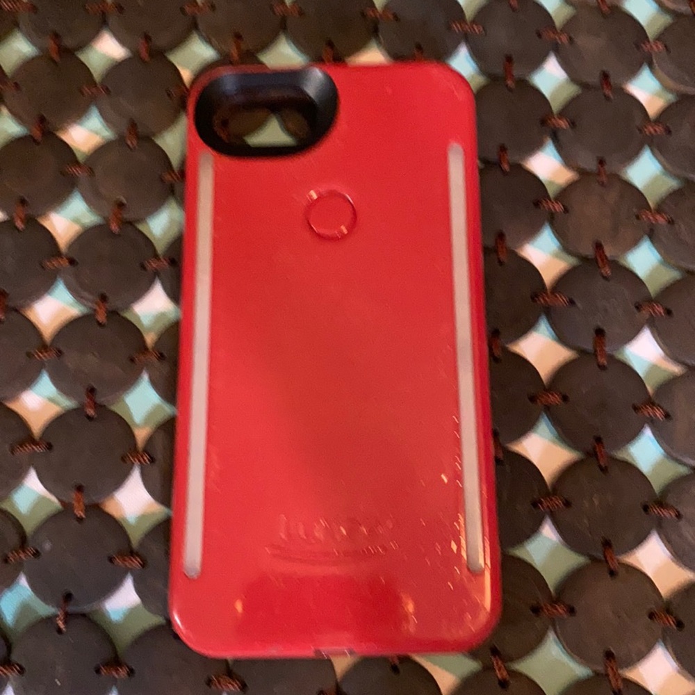 LuMee iPhone 8 red phone case great for selfies!